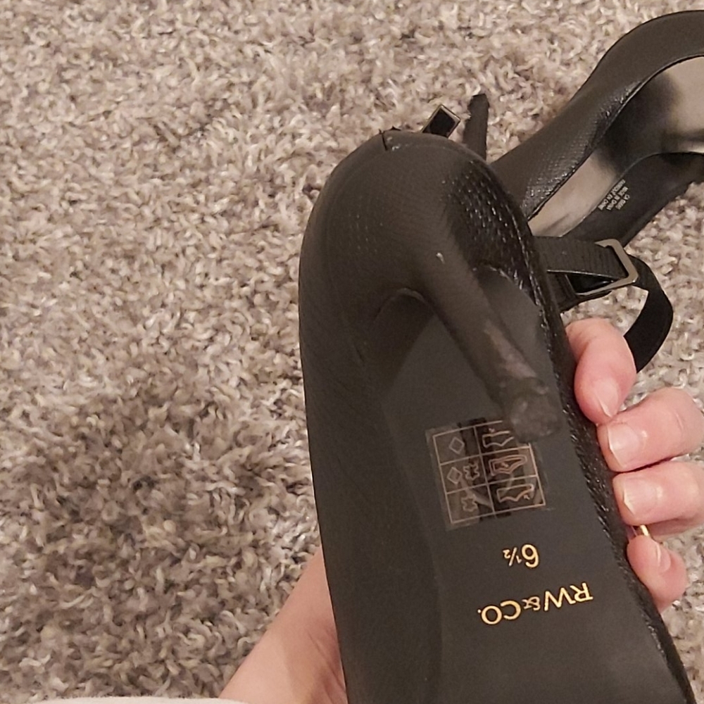 Heels - Picture 3 of 3